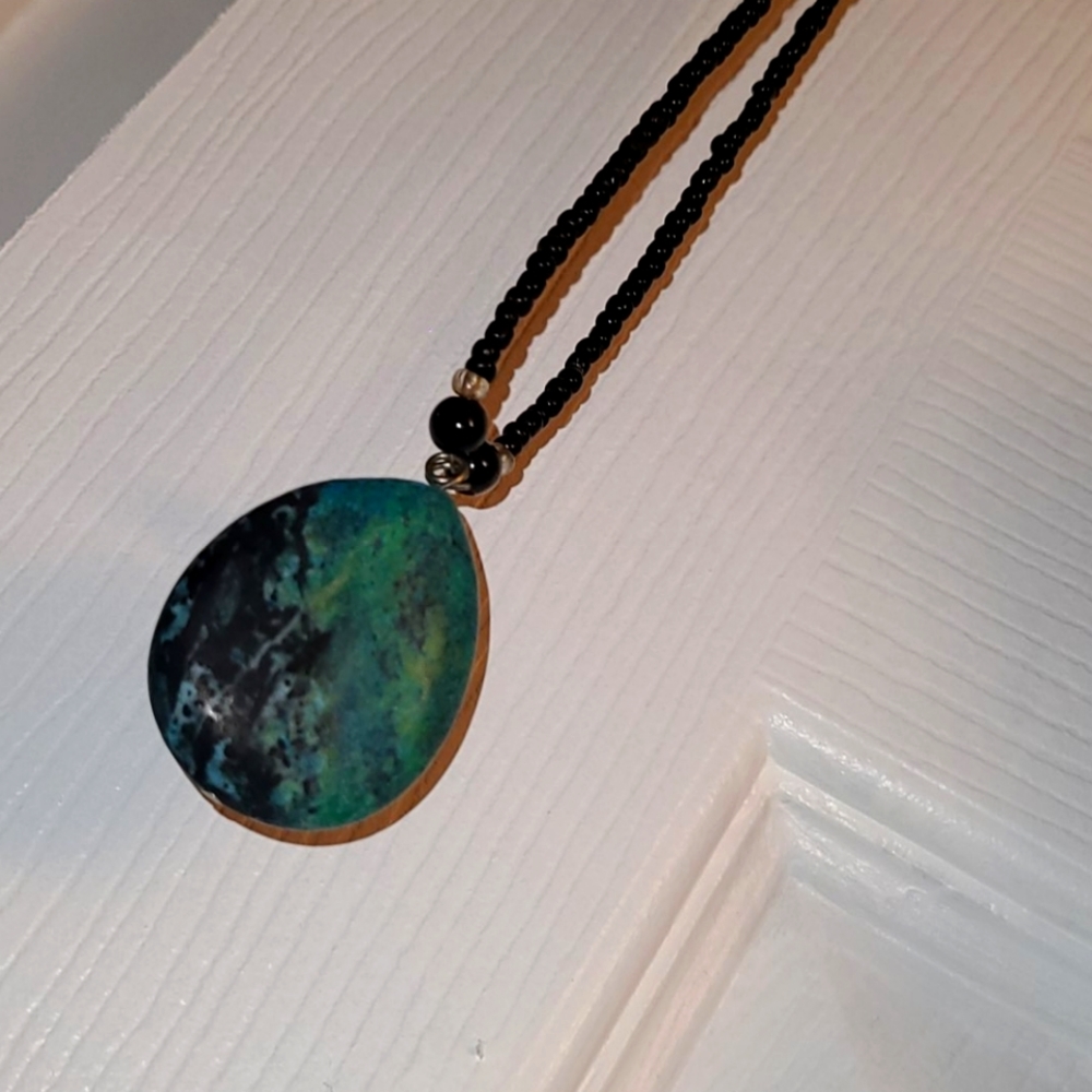 Beautiful tumbled turquoise natural stone pendant chakra necklace